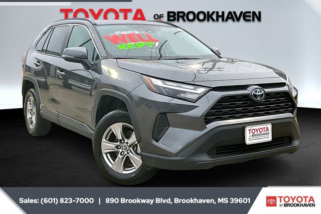 2023 Toyota RAV4 XLE's photo