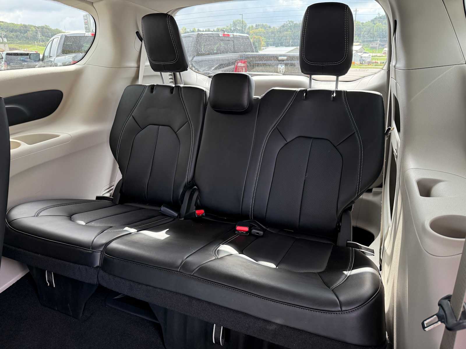 2024 Chrysler Pacifica Touring L photo 33