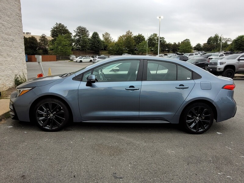 2024 Toyota Corolla SE photo 3