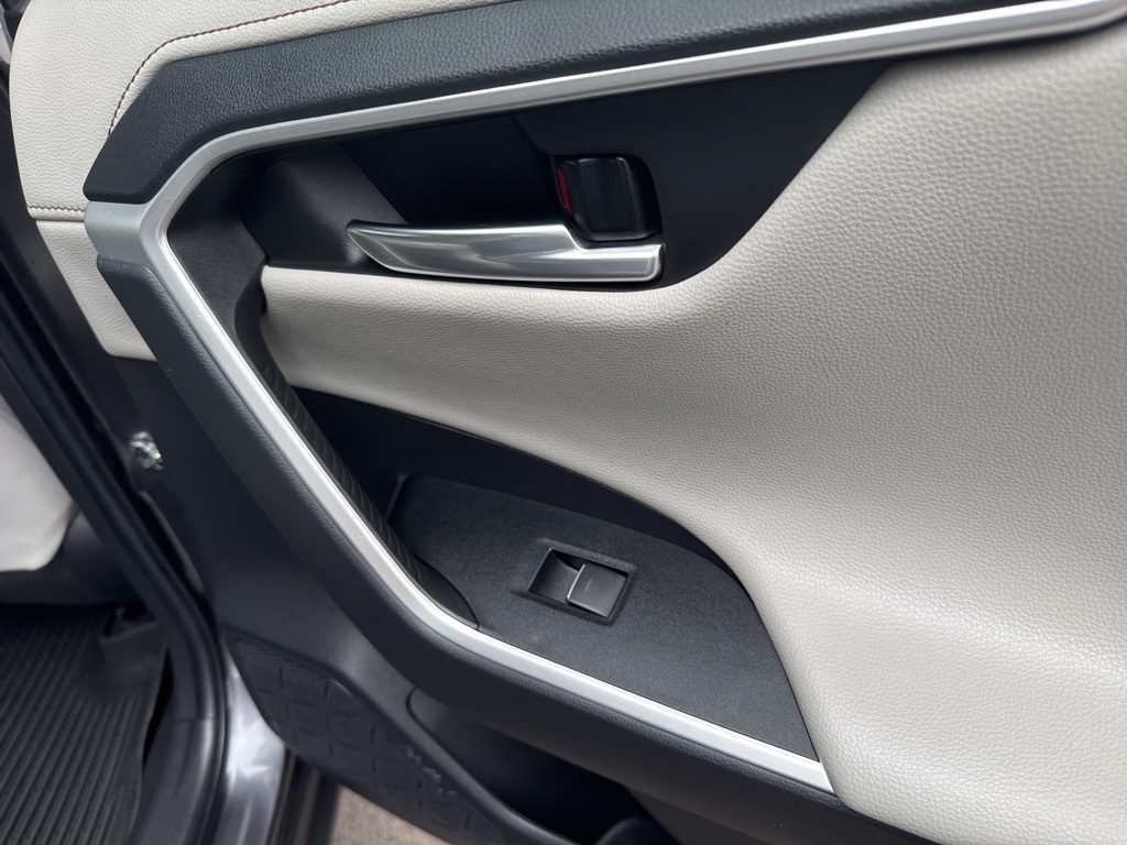 2023 Toyota RAV4 Hybrid Limited photo 21