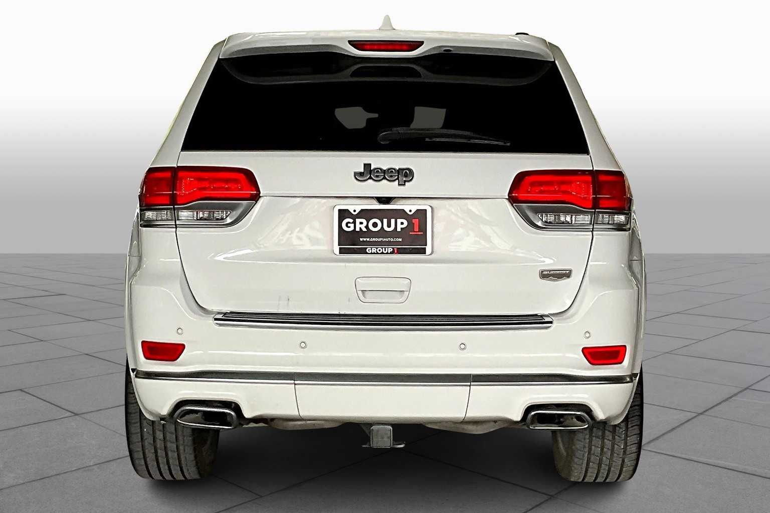 2017 Jeep Grand Cherokee Summit photo 4