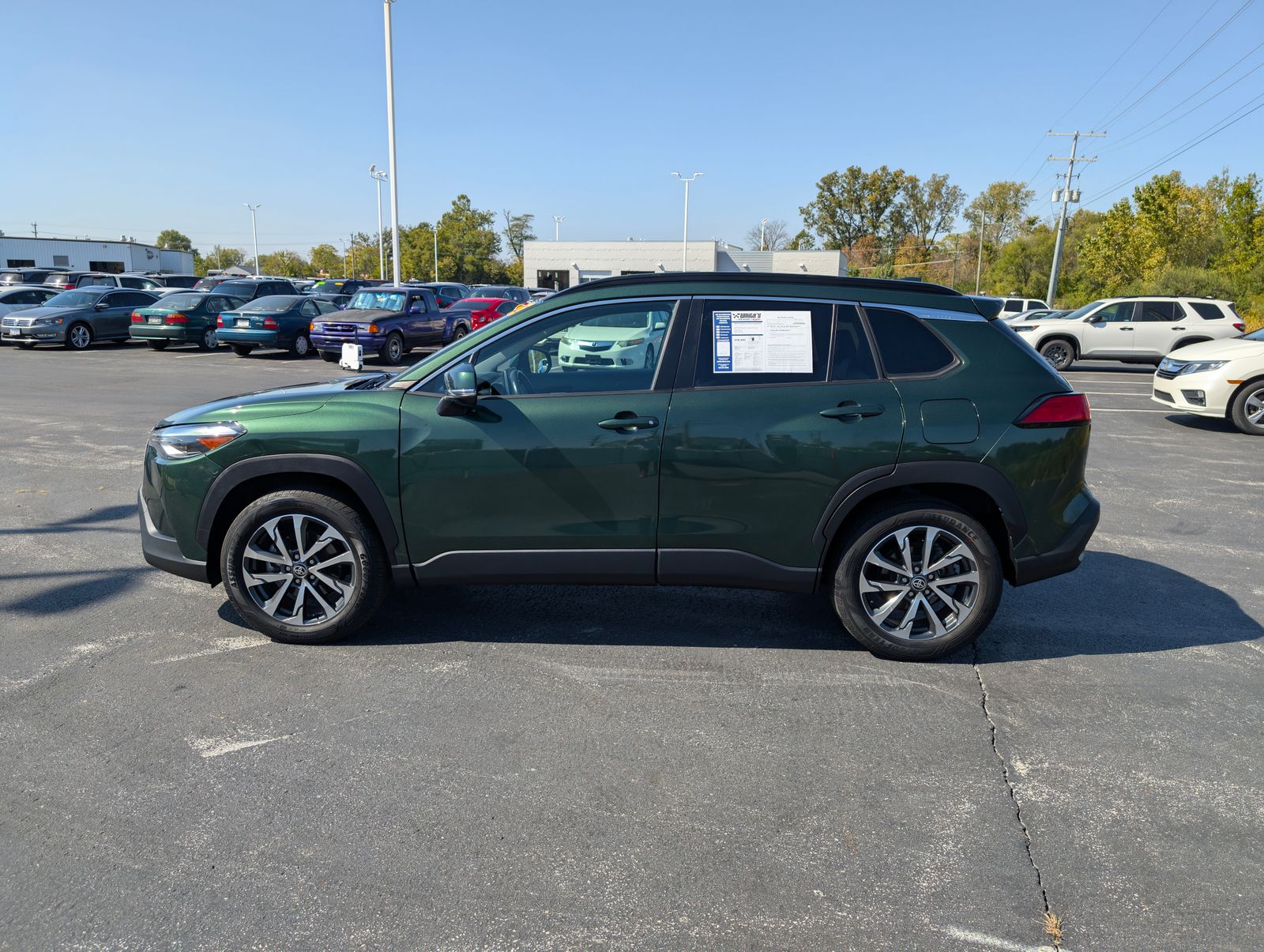 2022 Toyota Corolla Cross XLE photo 3