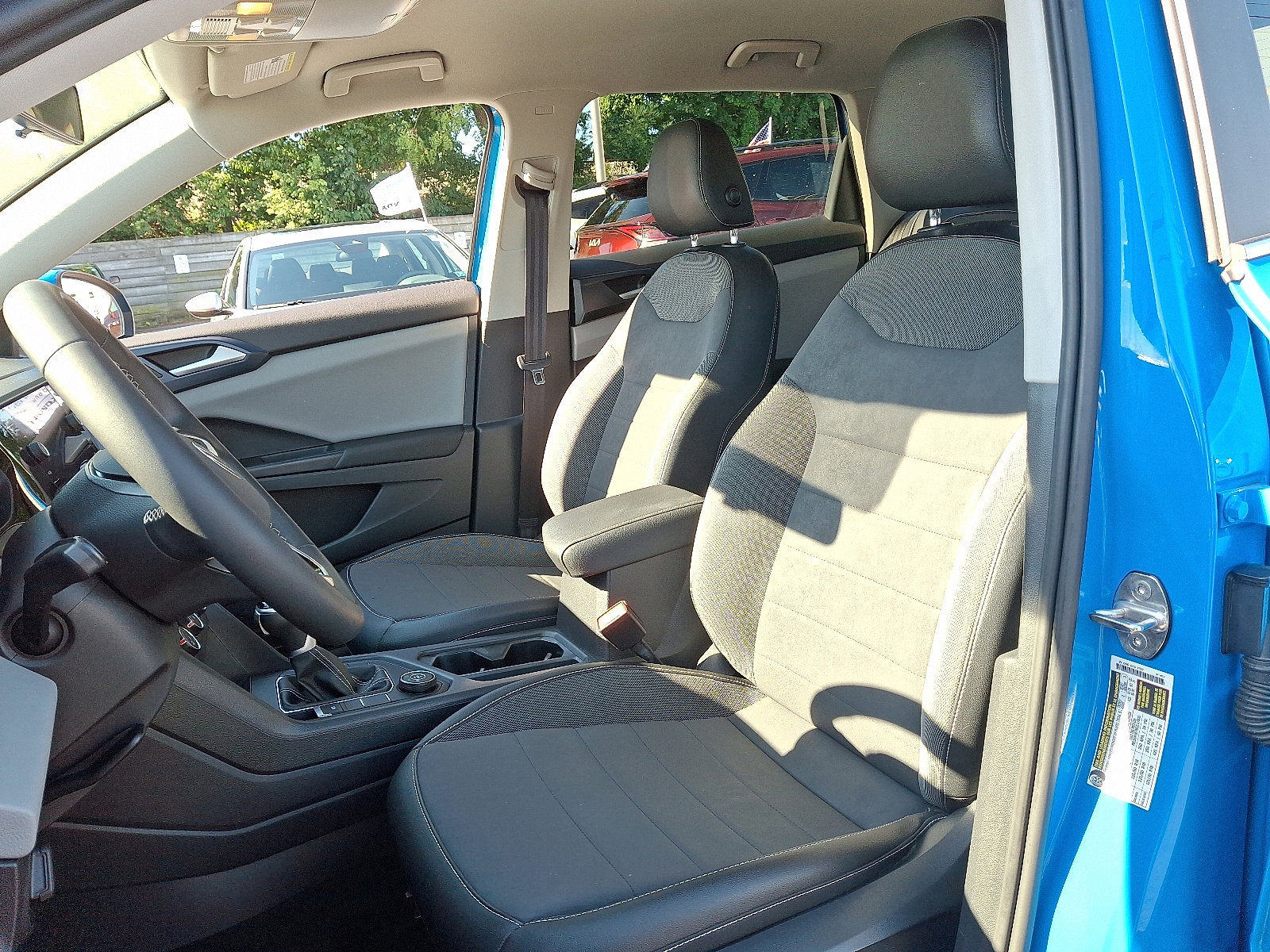2022 Volkswagen Taos SE photo 10