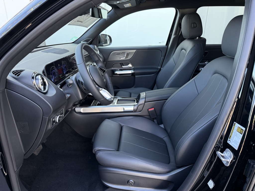 2025 Mercedes Benz EQB photo 10