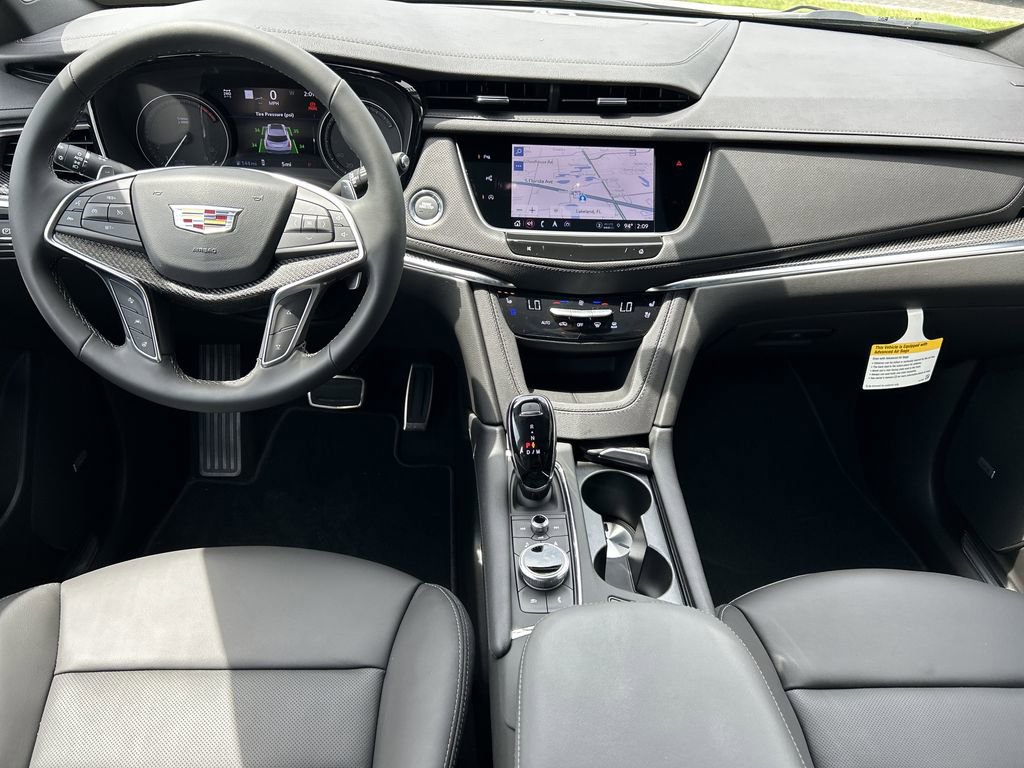 2025 Cadillac XT5 Sport photo 13