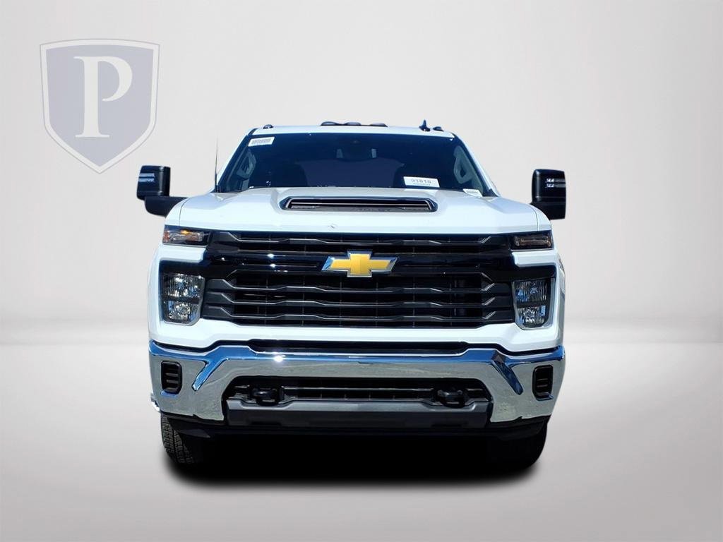 2025 Chevrolet Silverado 3500HD Work Truck photo 2