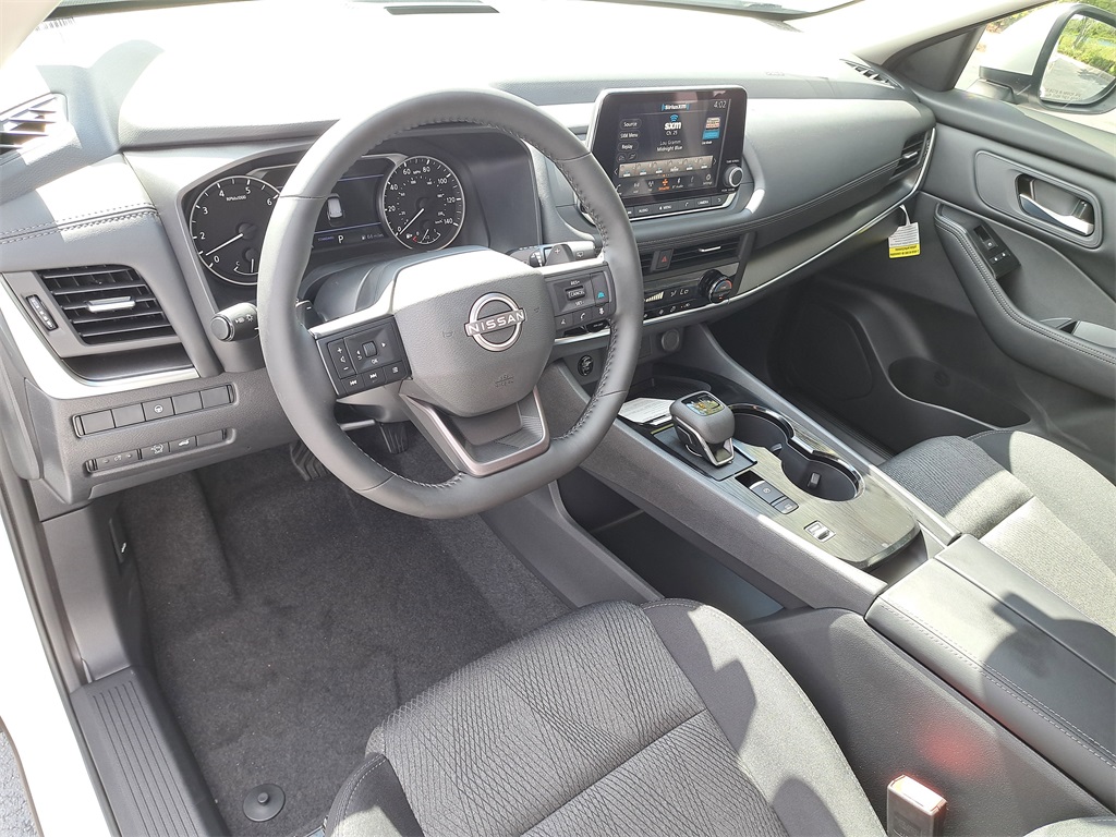 2026 Nissan Rogue SV photo 18