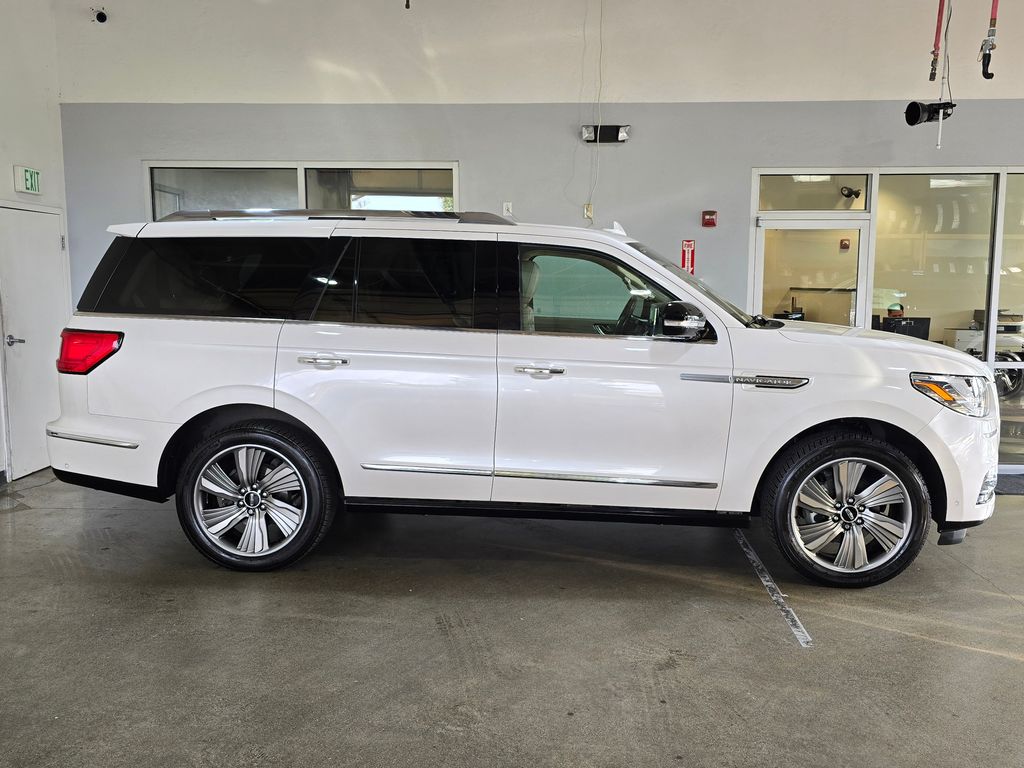 2018 Lincoln Navigator Reserve photo 4