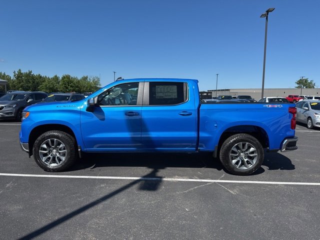 2025 Chevrolet Silverado 1500 LT photo 4