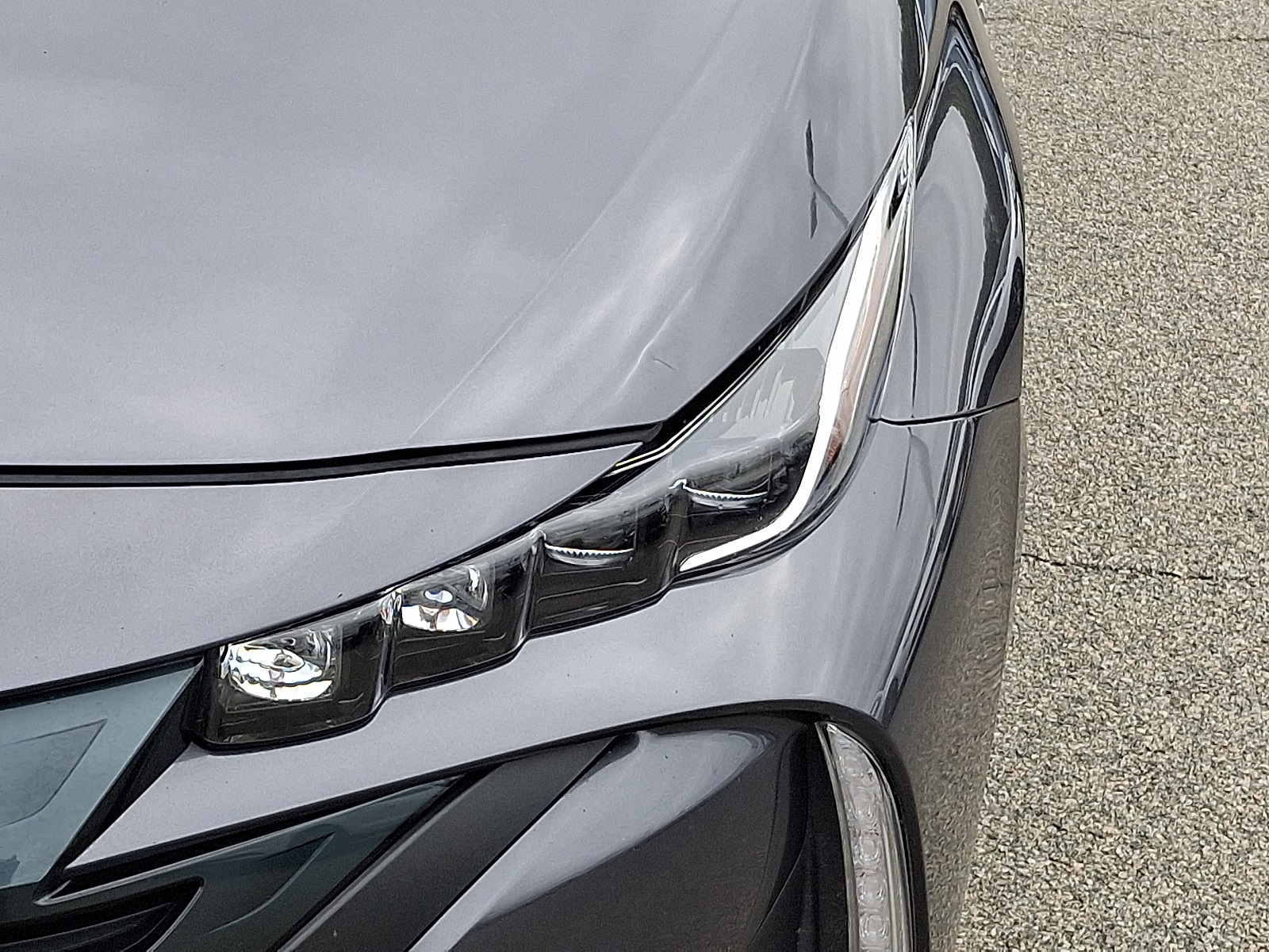 2022 Toyota Prius Prime LE photo 10