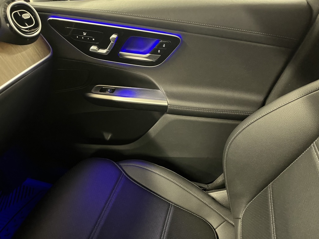 2024 Mercedes Benz GLC 300 photo 14