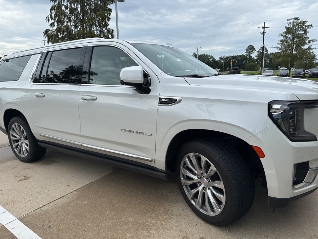 2022 Gmc Yukon XL Denali photo 3
