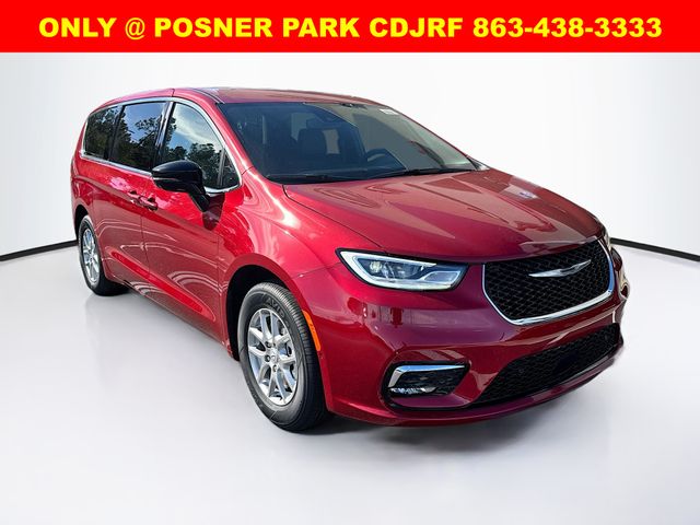 2026 Chrysler Pacifica photo 3