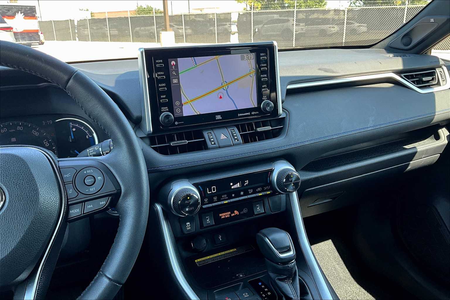 2021 Toyota RAV4 Hybrid XSE photo 6