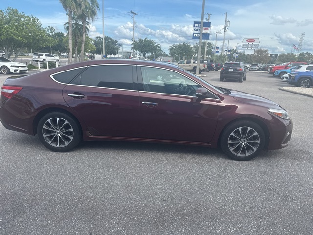 2016 Toyota Avalon Limited photo 2