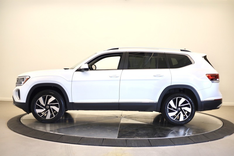 2024 Volkswagen Atlas SEL photo 5