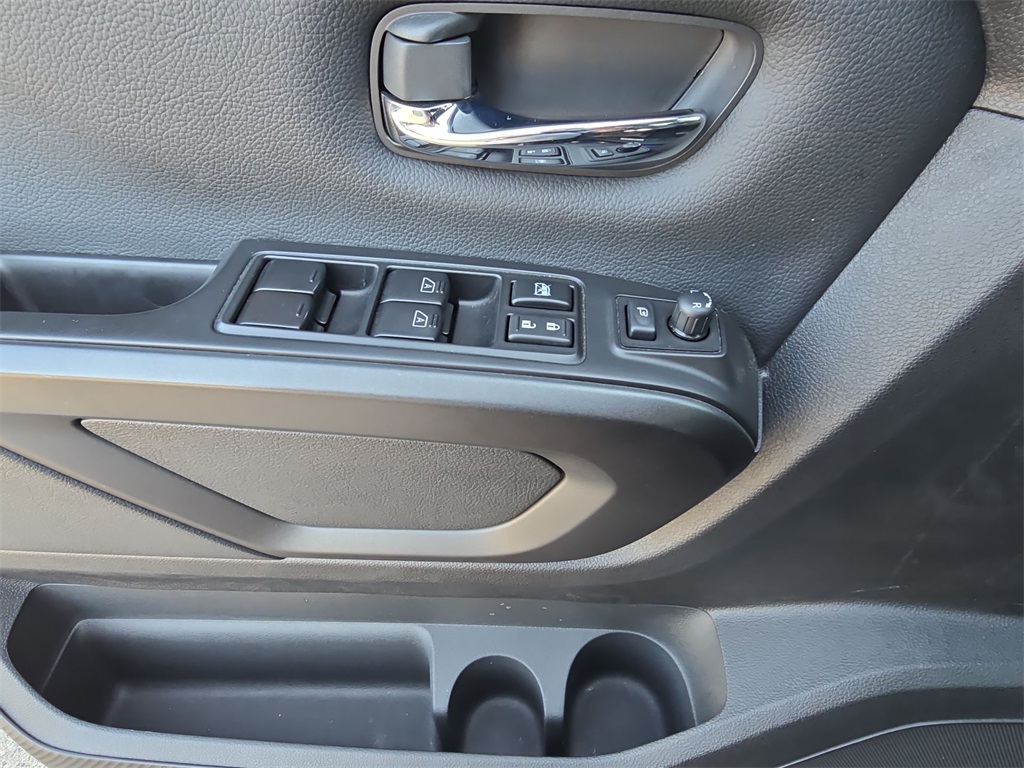 2023 Nissan Titan PRO-4X photo 19