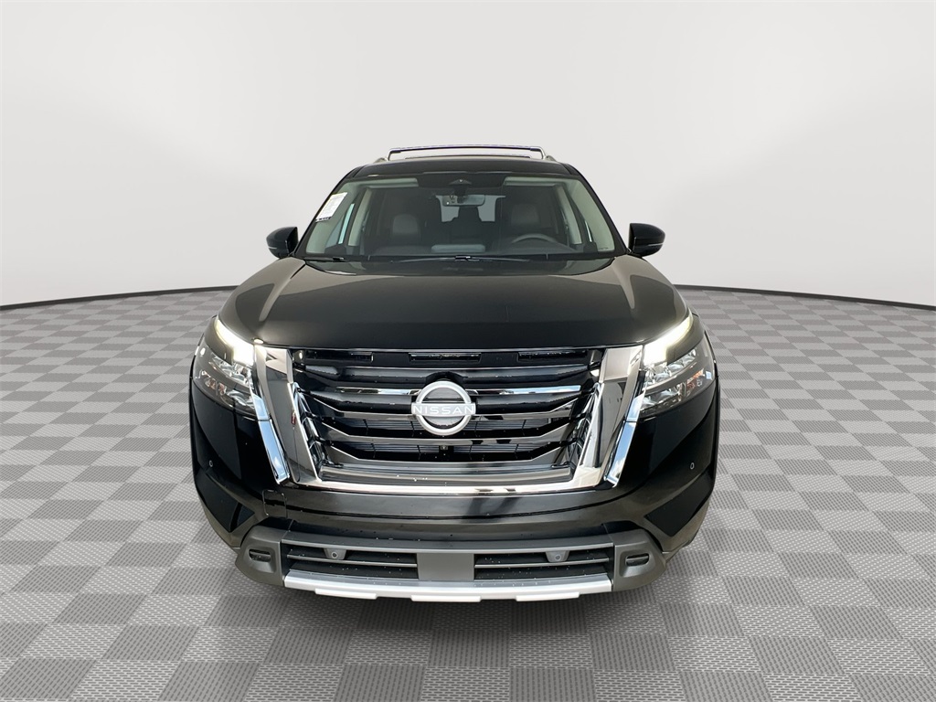 2025 Nissan Pathfinder SL photo 3