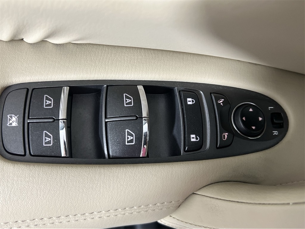 2018 Nissan Armada Platinum photo 14