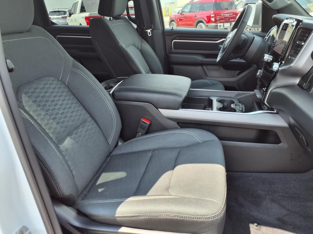 2025 RAM 1500 - Image 14