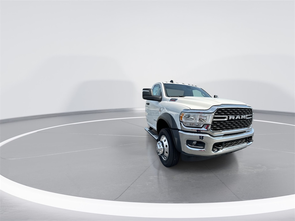 2024 Ram 5500 SLT photo 2