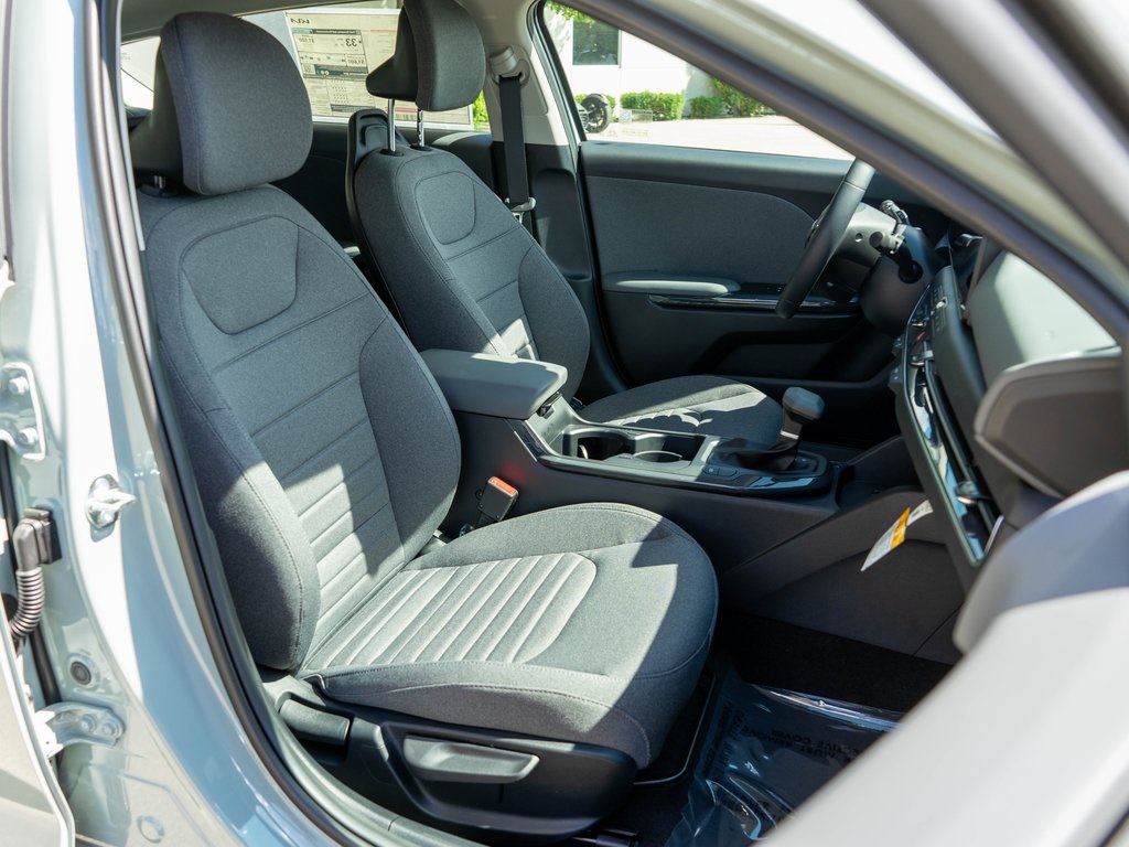 2025 Kia K4 EX photo 9