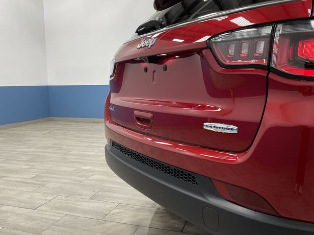 2025 Jeep Compass Latitude photo 32