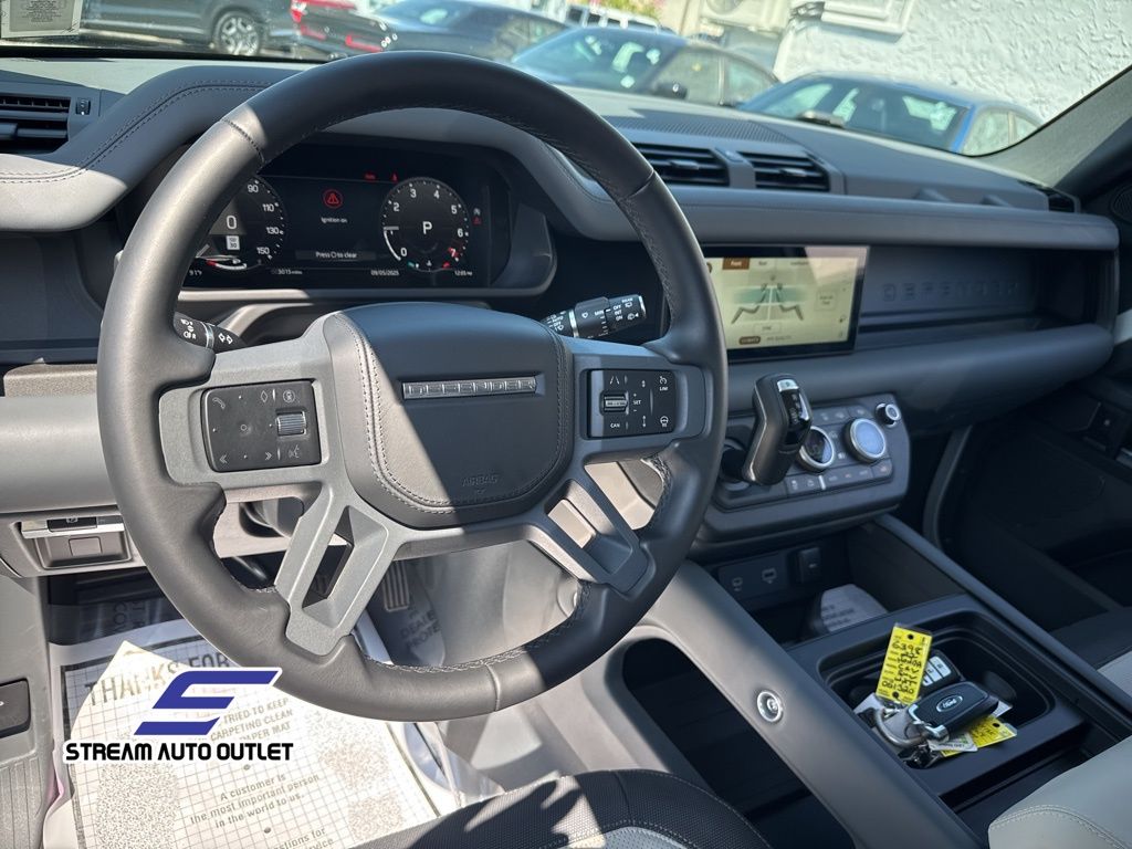 2024 Land Rover Defender 110 X-Dynamic SE photo 14