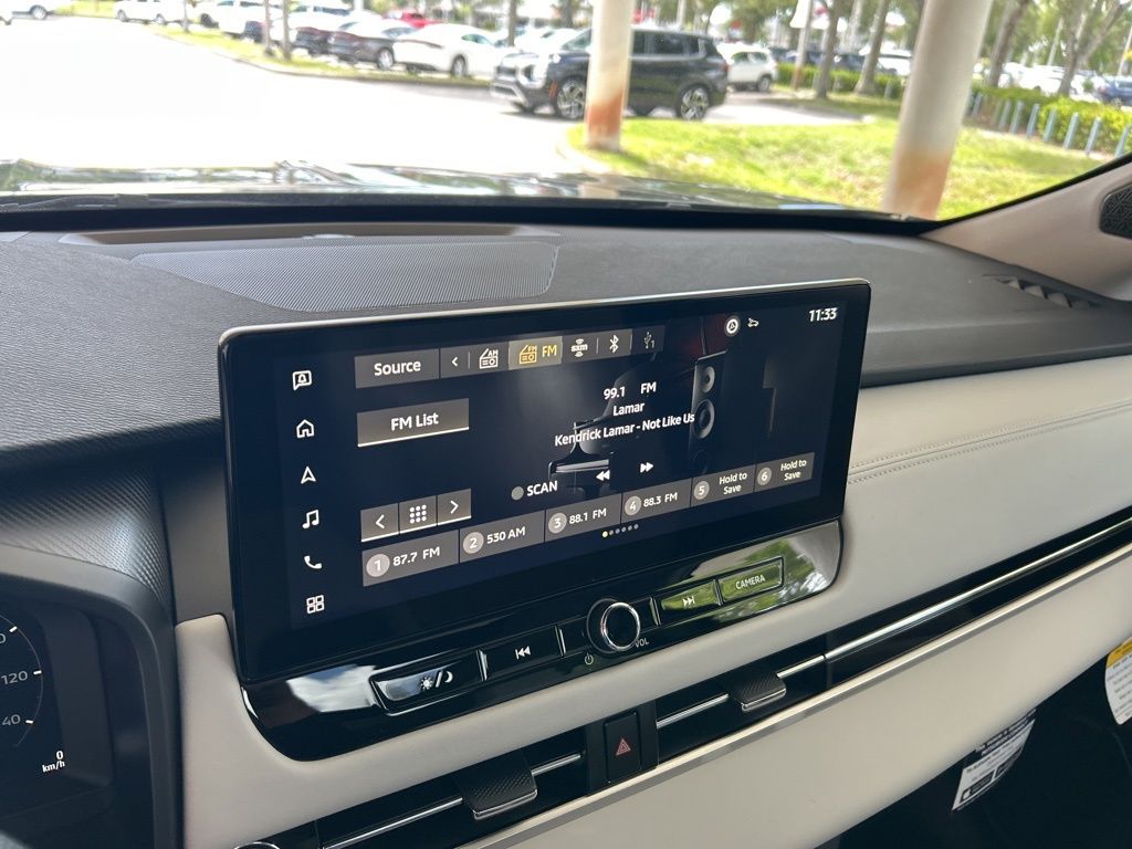 2025 Mitsubishi Outlander Black Edition photo 8