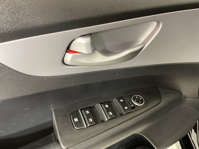 2024 Kia Forte LXS photo 13