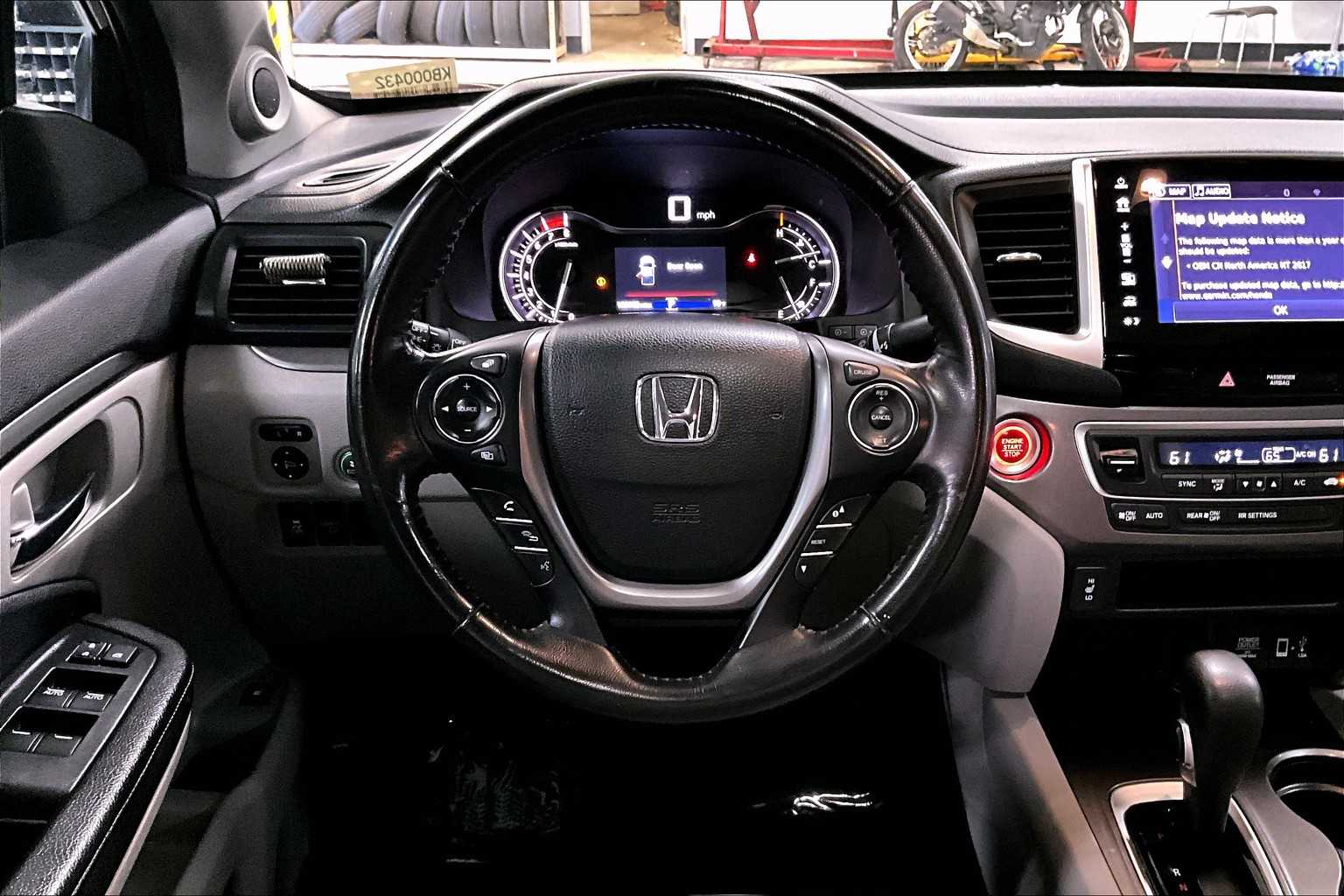 2019 Honda Ridgeline RTL-T photo 5