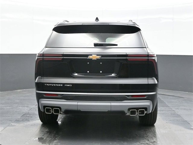 2026 Chevrolet Traverse photo 2