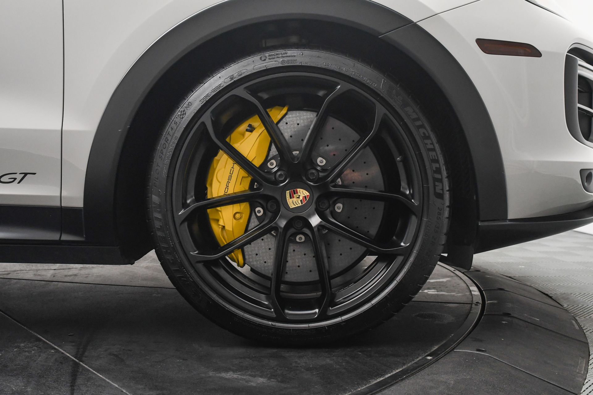 2023 Porsche Cayenne Coupe Turbo GT photo 30
