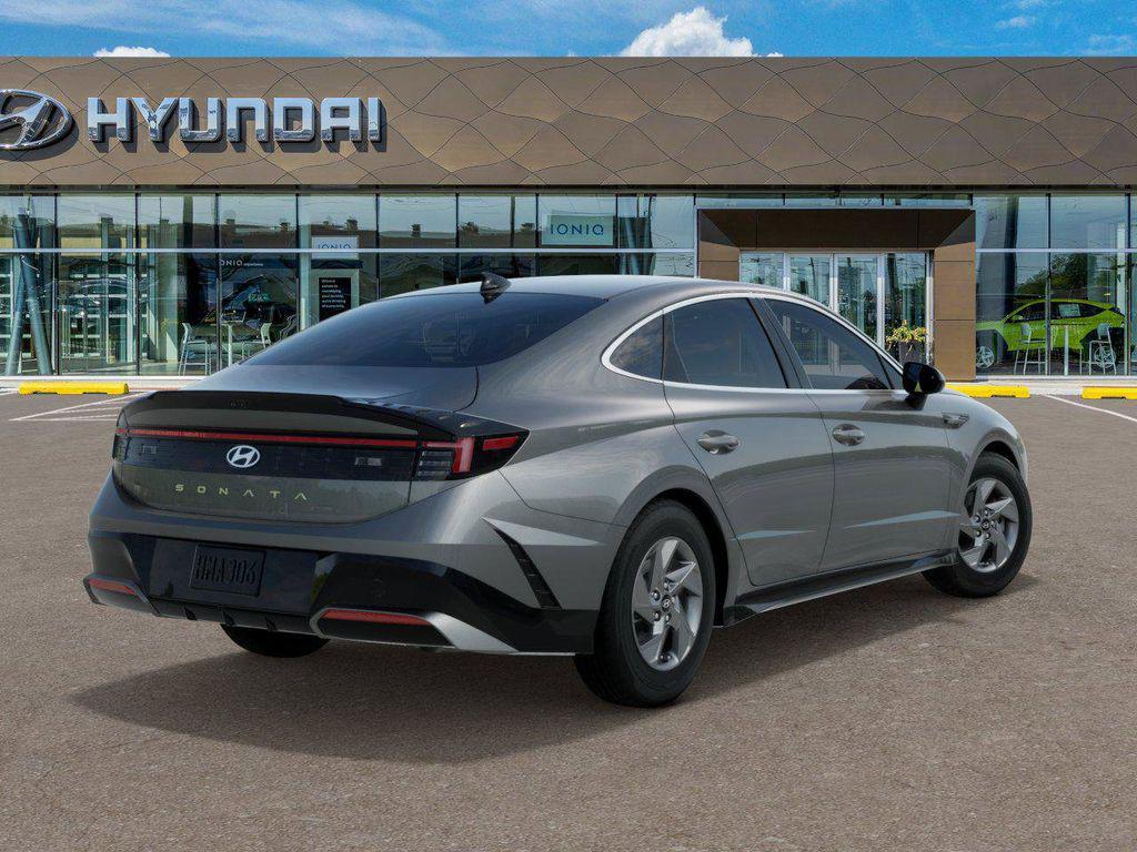 2025 Hyundai Sonata SE photo 4