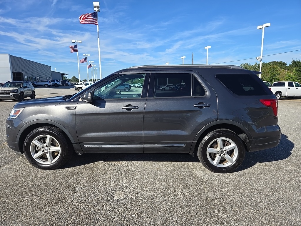 2018 Ford Explorer XLT photo 8