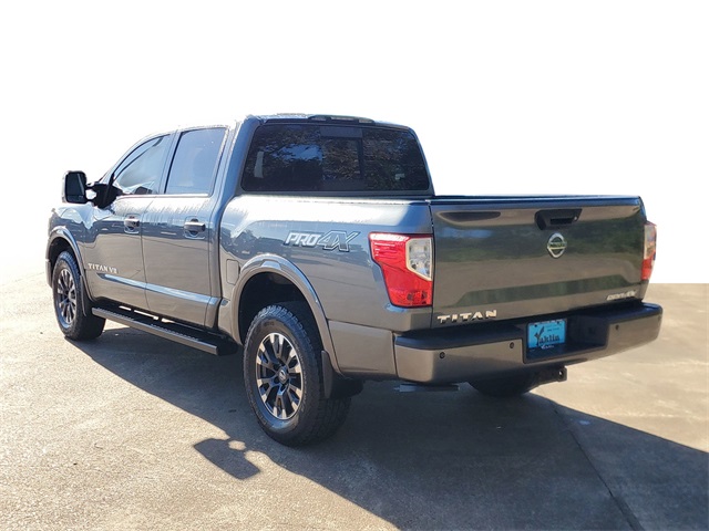 2018 Nissan Titan PRO-4X photo 3
