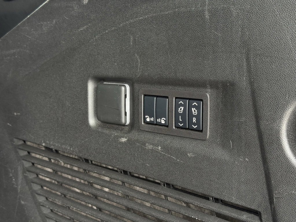 2024 Chevrolet Suburban Premier photo 33