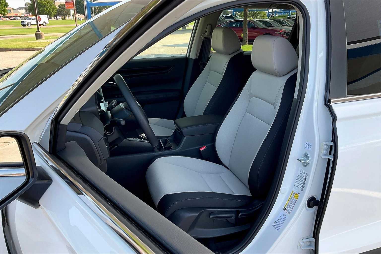 2026 Honda CR-V LX photo 9
