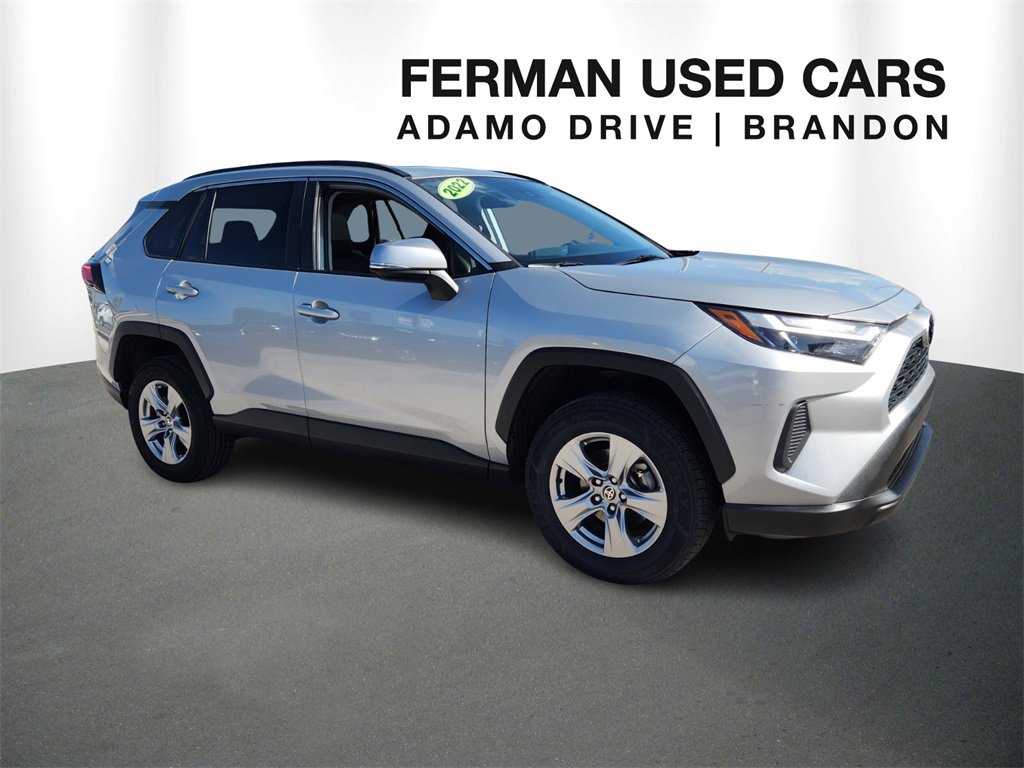 2022 Toyota RAV4 XLE's photo