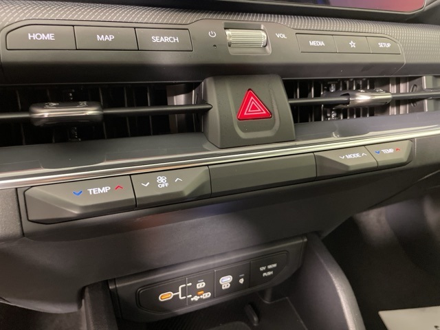 2025 Kia K4 GT-Line photo 28