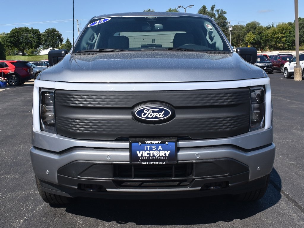 2025 Ford F-150 Lightning XLT photo 24