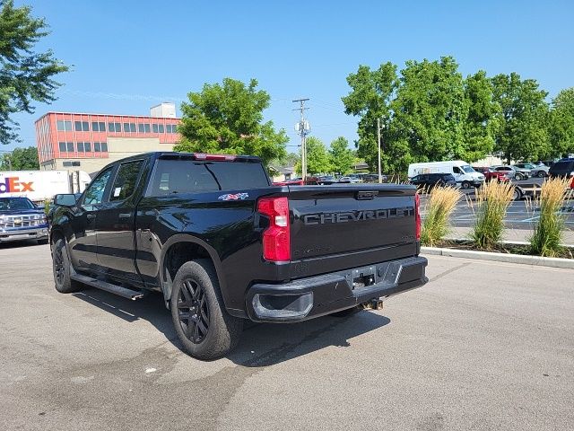 2023 Chevrolet Silverado 1500 Custom photo 4