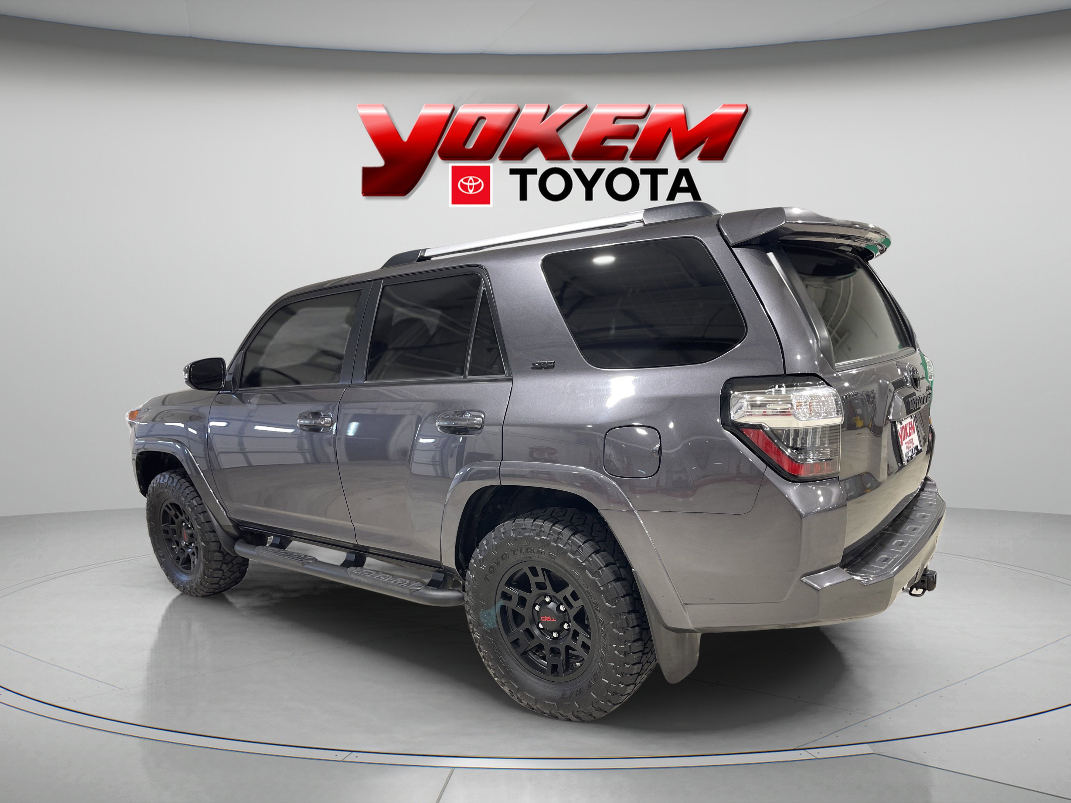 2021 Toyota 4Runner SR5 Premium photo 2
