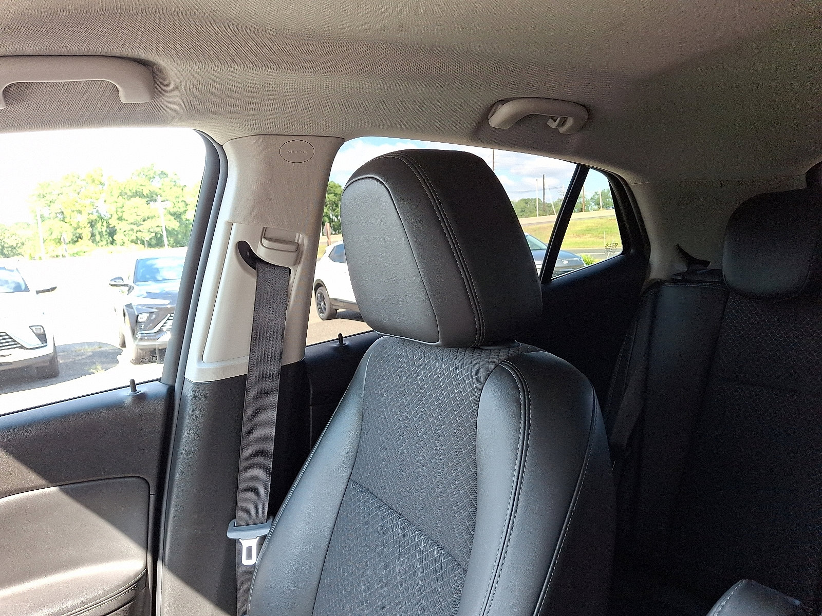 2022 Buick Encore Preferred photo 12