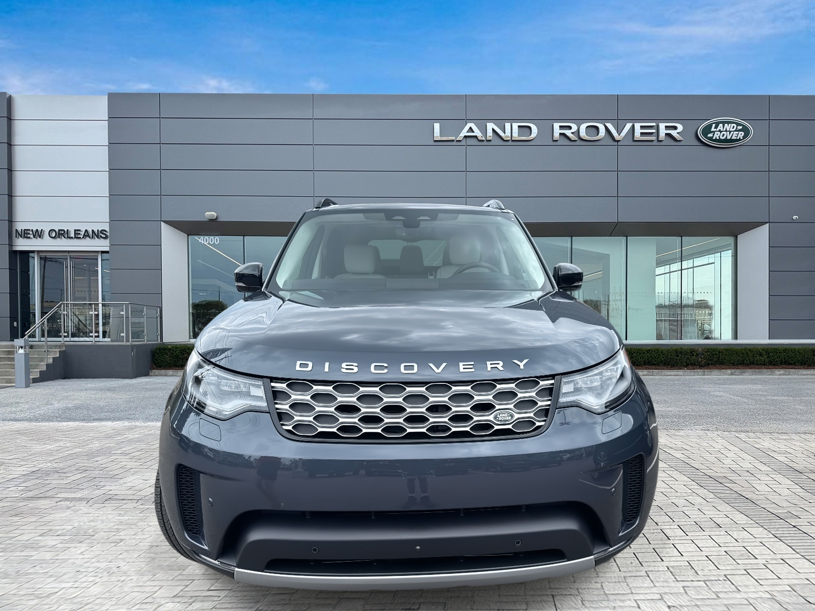 2025 Land Rover Discovery S photo 4