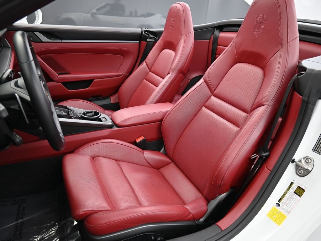 2024 Porsche 911 4S photo 5