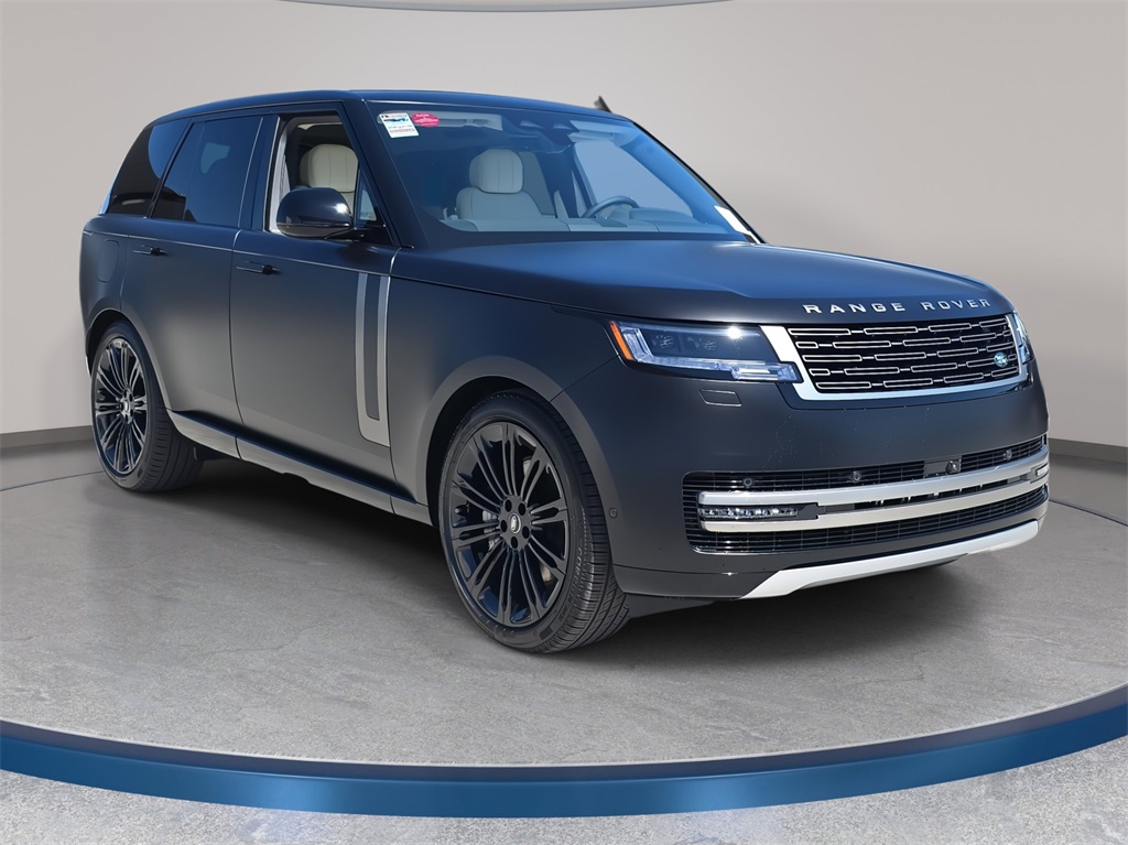 2025 Land Rover Range Rover SE photo 2
