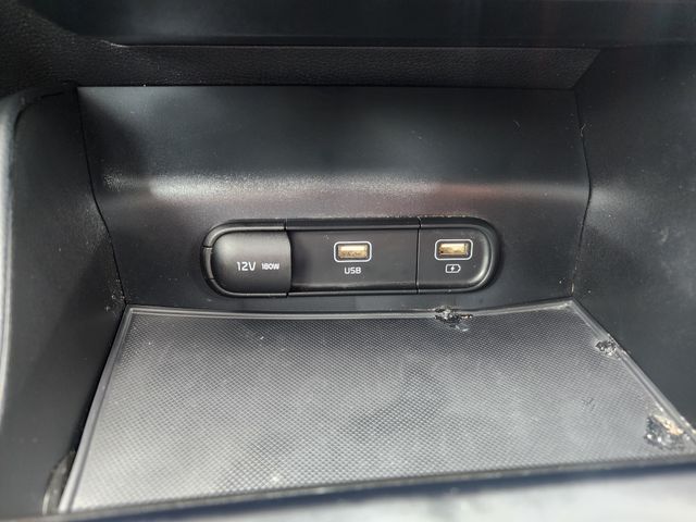 2022 Kia K5 GT-Line photo 17