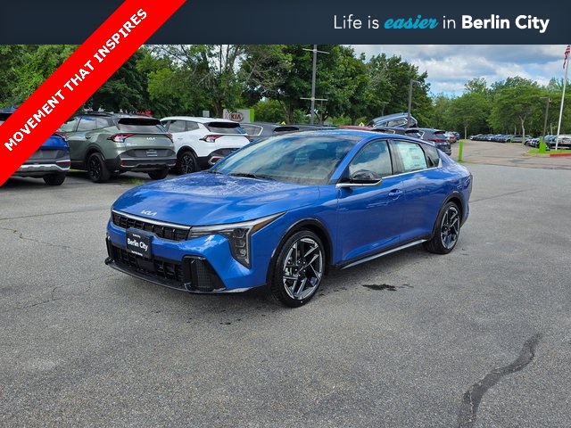 2025 Kia K4 GT-Line photo 3