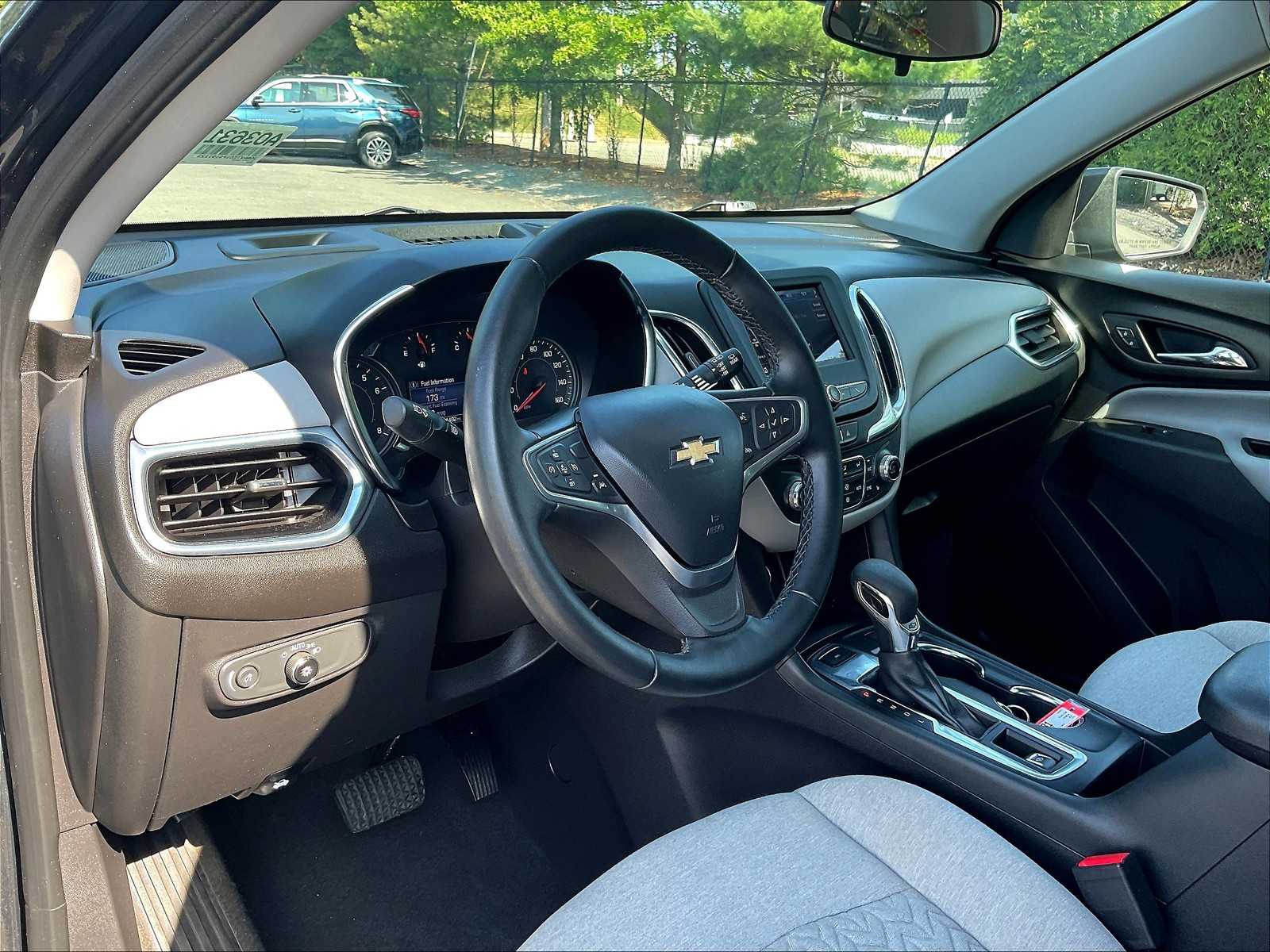 2023 Chevrolet Equinox LT photo 8